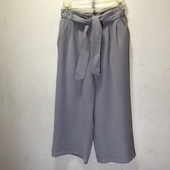 Lululemon Noir Crop Silverscreen Size 4
